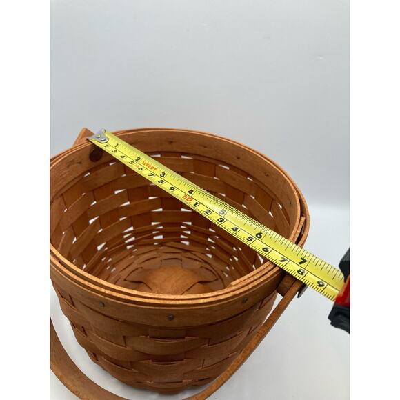 Longaberger 1991 Swinging Handle Round Basket 9" High with Handle 6.5" Wide - Picture 9 of 9
